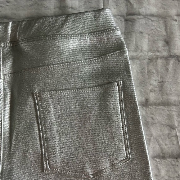 NWOT Metallic Silver Legging - Picture 9 of 9
